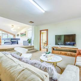 StayAU Comfortable Two-Story wPool Table&Backyard، فندق في Chatham