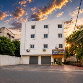 Hotel Savithas Grand, hotel v destinácii Vidžajavada