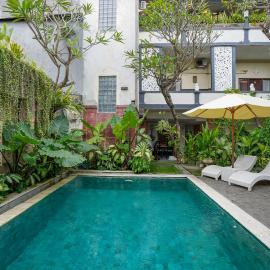 Urbanview Hotel Grand Pudjawan near Kuta Beach