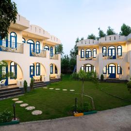 Aaradhyam Resort & Spa by Vaana, Part of StayVista, hotel a Garhmuktesar