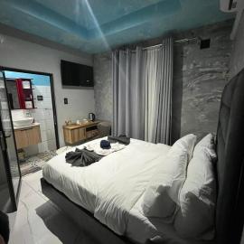 Meriam Base Lodge, hotel u gradu Kempton Park