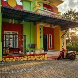 Villa Highland No 7 M Berastagi View, hotel en Berastagi