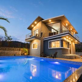 4BHK II MIRAGE VILLA II AC II LARGEST POOL Il, Hotel in Lonavla
