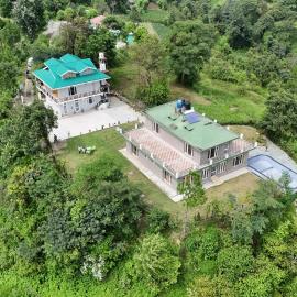 Sukhangel luxury villa individual rooms with Pool, Hotel in Kandāghāt