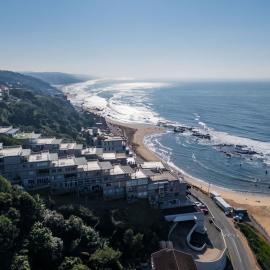 92 Camarque - 3 Bedroom Beachfront Apartment In Umdloti - 180 Degree Sea Views