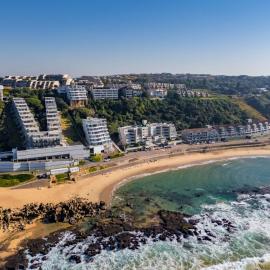 92 Camarque - 3 Bedroom Beachfront Apartment In Umdloti - 180 Degree Sea Views