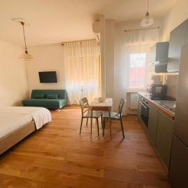 The Gilmore Way Home, viešbutis Astyje