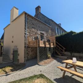 Gîte La Petite Chênaie pour 4 personnes, hotel di Bazouges-la-Pérouse