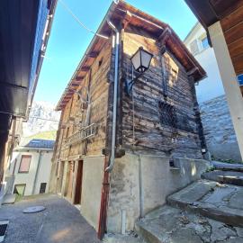 Urchiges Chalet mitten im Herzen von Leukerbad, hotel a Leukerbad
