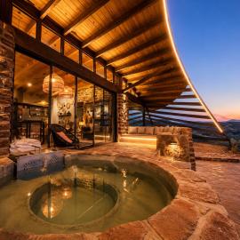 IVORY - Private African Mountain Villa - Steinheim Game Farm, hotel em Prospect