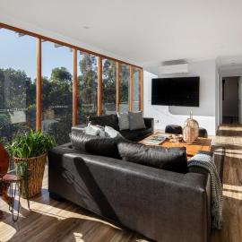 Otmoor Retreat - Hinterland Views and Curious Goats, hotel u gradu Upper Coomera