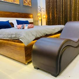 Luxury Couple Friendly Studio Gaur City Noida, отель в городе Газиабад