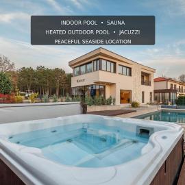 VSG Resort - Indoor & Outdoor Pools, Sauna, 200m to Beach, hotel a Klimno