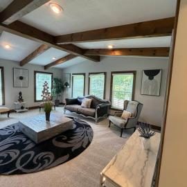 Spacious 4BR Rockville Yard, BBQ, Free Parking