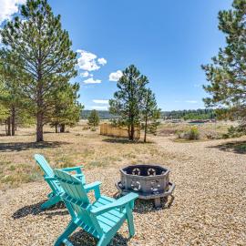 Luxe Angel Fire Cabin w/ Views: Hike & Fish!, hotel a Angel Fire