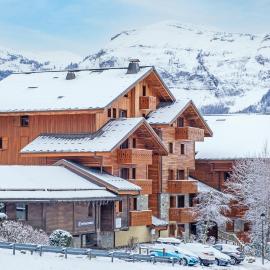 Résidence Pierre & Vacances Premium Les Fermes Du Soleil, hotel em Les Carroz d'Arâches