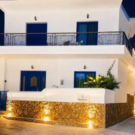 Antonias Apartments & Antonios Garden, hotel di Archangelos