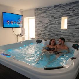 Benfeld में, होटल Gîte Ange ou Démon, jacuzzi, sauna, love room, location à la journée