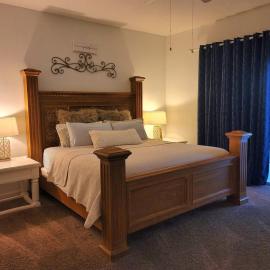 Condo with 2 king size bed & 5 minutes to Disneys, hotel i Orlando