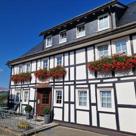 Landhaus Gnacke, отель в городе Шмалленберг