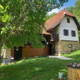 Kuca za odmor DTD, hotel i Miljevina