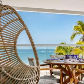 Beautiful Oceanfront Suite by Moikka Rentals