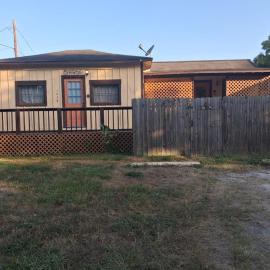 Bungalow By the Bay 2 miles from Kemah Boardwalk