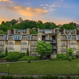 Lantern Lodge Asheville Biltmore Village, hotelli kohteessa Asheville