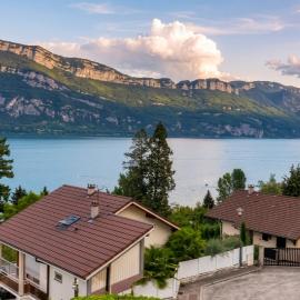 Viesnīca Villa avec vue lac panoramique proche de la plage pilsētā Conjux
