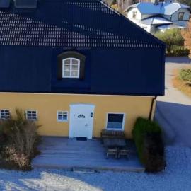 Tvårumslägenhet centralt, hotel di Norberg