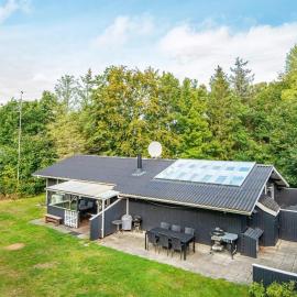8 person holiday home in Ørsted