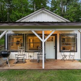 Clementine Cottage at Doe Creek