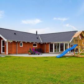 5 star holiday home in Sydals, hotel i Høruphav