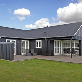 5 star holiday home in Nysted, hotel en Nysted