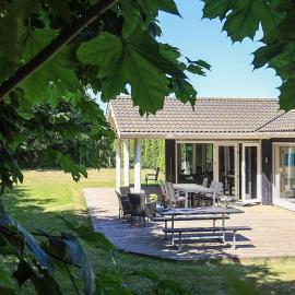 10 person holiday home in Gilleleje-By Traum