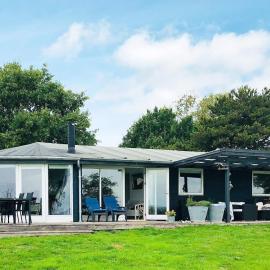 8 person holiday home in Tranekær, hotel a Fæbæk