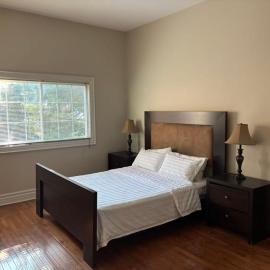 Large Private Unit in Richmond Hill