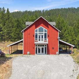 Private 22-Acre Farmhouse Retreat - Hot Tub Game Barn