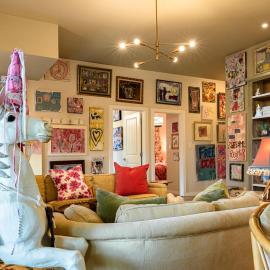 The Freedomville Gallery, hotel din Sechelt