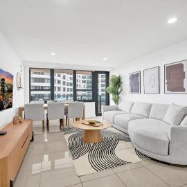 Coastal Condo with Resort Service Pools and Gym 407