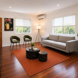 3-bdr house steps to Morayfield shopping center, Hotel in Morayfield