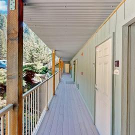 Eastsound में, होटल Peaceful Condo with Stunning Ocean and Mountain Views near Moran State Park