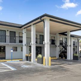 Clarion Pointe Alachua - Gainesville Area, hotelli kohteessa Alachua