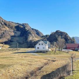8 person holiday home in Bremanger, hotel in Grotle