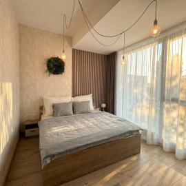Chic 1BR & 1LR Apartment Panoramic Sky View