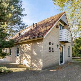 Bungalowpark Wighenerhorst - 72, хотел в Вийхен