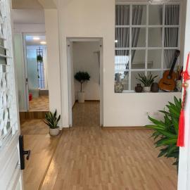 Abnstay Hoan Kiem, largest-sized bed and sofa, two bikes free