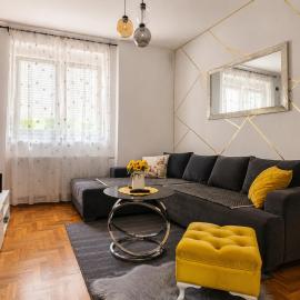 APARTMAN SUNFLOWER, ξενοδοχείο σε Σρέμσκα Μιτρόβιτσα