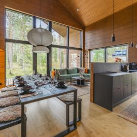 Stylish 4BR Villa for 10 - Private Jacuzzi & Sauna, hotel en Äkäslompolo