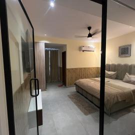 Romantic 1BHK Flat , Balcony View & Self CheckIn